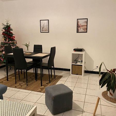 Appartement Cosy Pres De La Gare Avec Parking Saint-Pierre-des-Corps Buitenkant foto